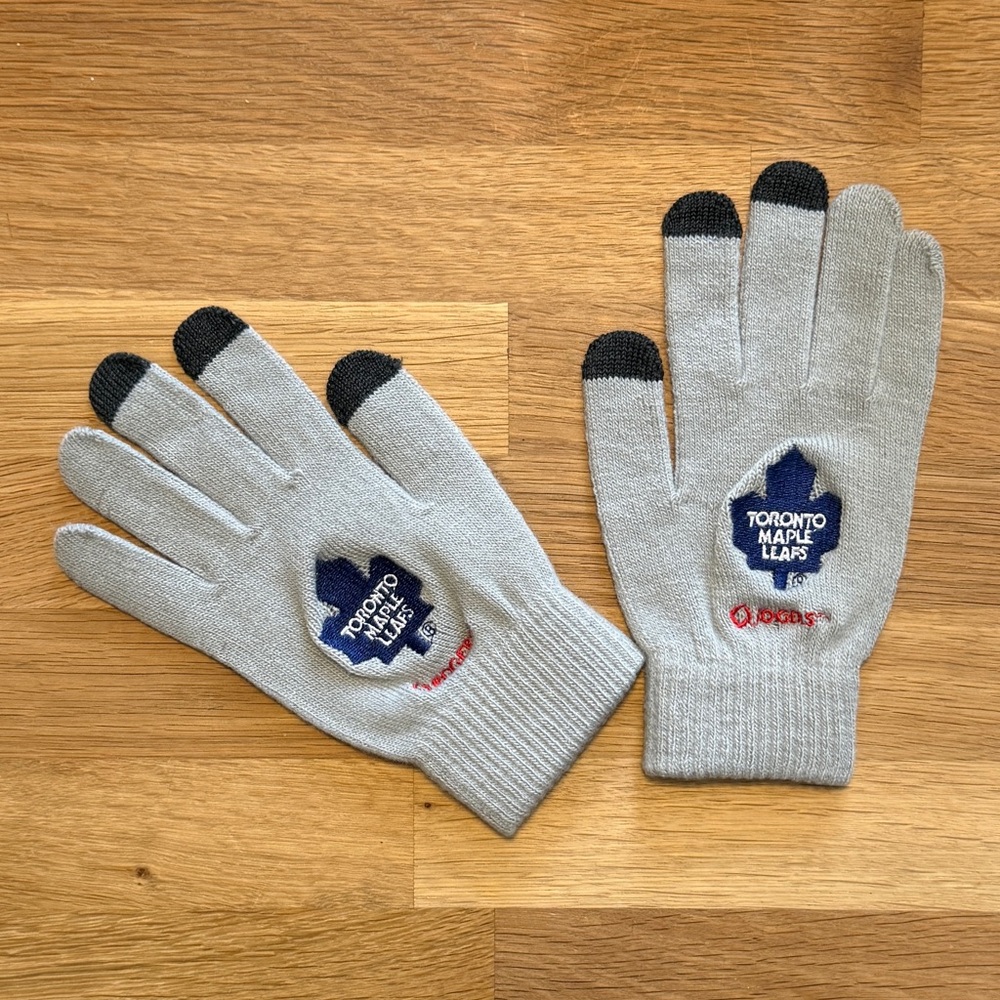 Toronto Maple Leafs: Stretchy Tech Gloves
